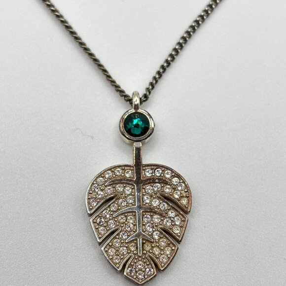 Elegant Safari Palm Leaf Pendant Necklace With Emerald Accent - Picture 3 of 6